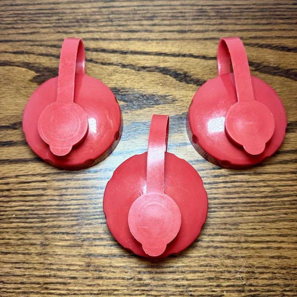 3 Rubbermaid 1C95 Screw-on Flip-Top Replacement LID ONLY  RED
